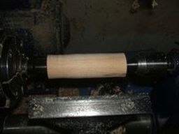 	use the roughing gouge to make the cylinder. 	