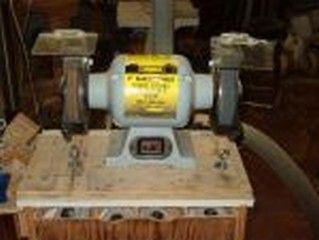 wood turning grinding sharpening image